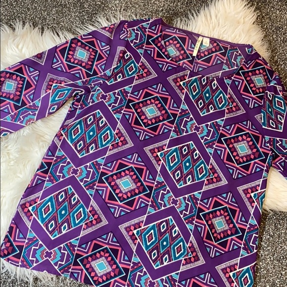 Francesca’s Aztec print top - Picture 1 of 3